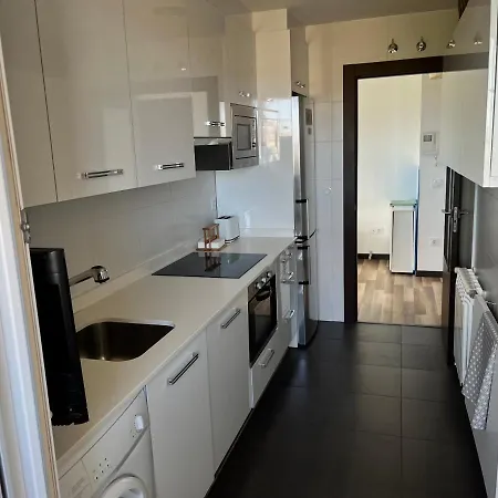 Apartamento Tranquilo Con Parking Apartment *